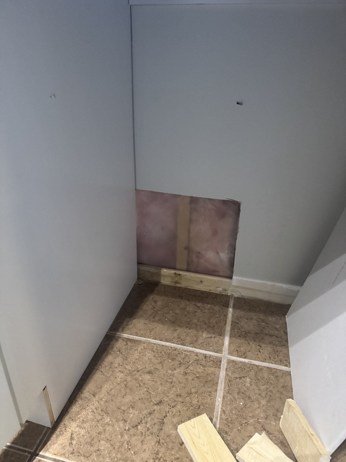 Réparation de gypse + peinture — Mur intérieur - photo 1