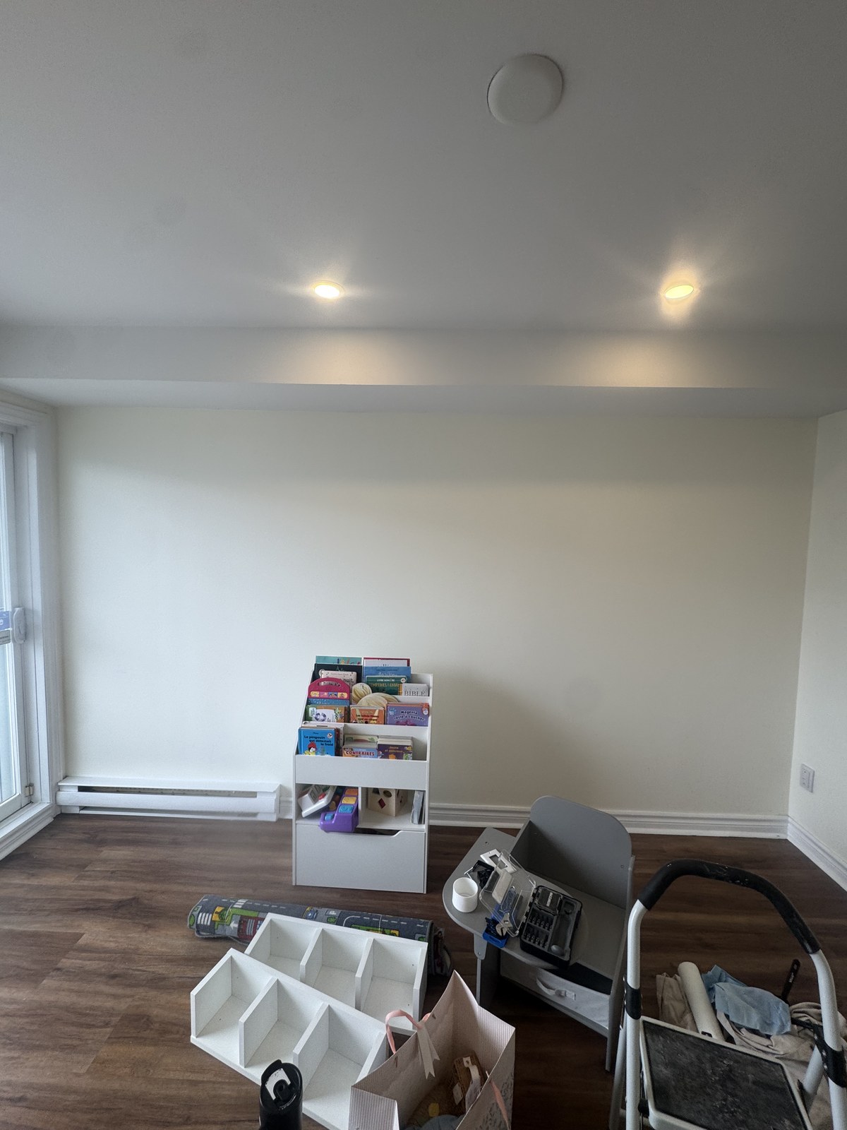 Peinture intérieure — Mur jaune transformé en blanc - photo 3